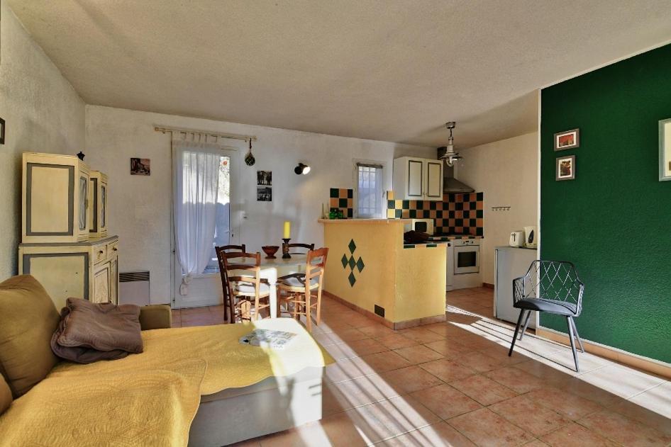L'Oustaou Du Luberon Et Spa Villelaure Luaran gambar