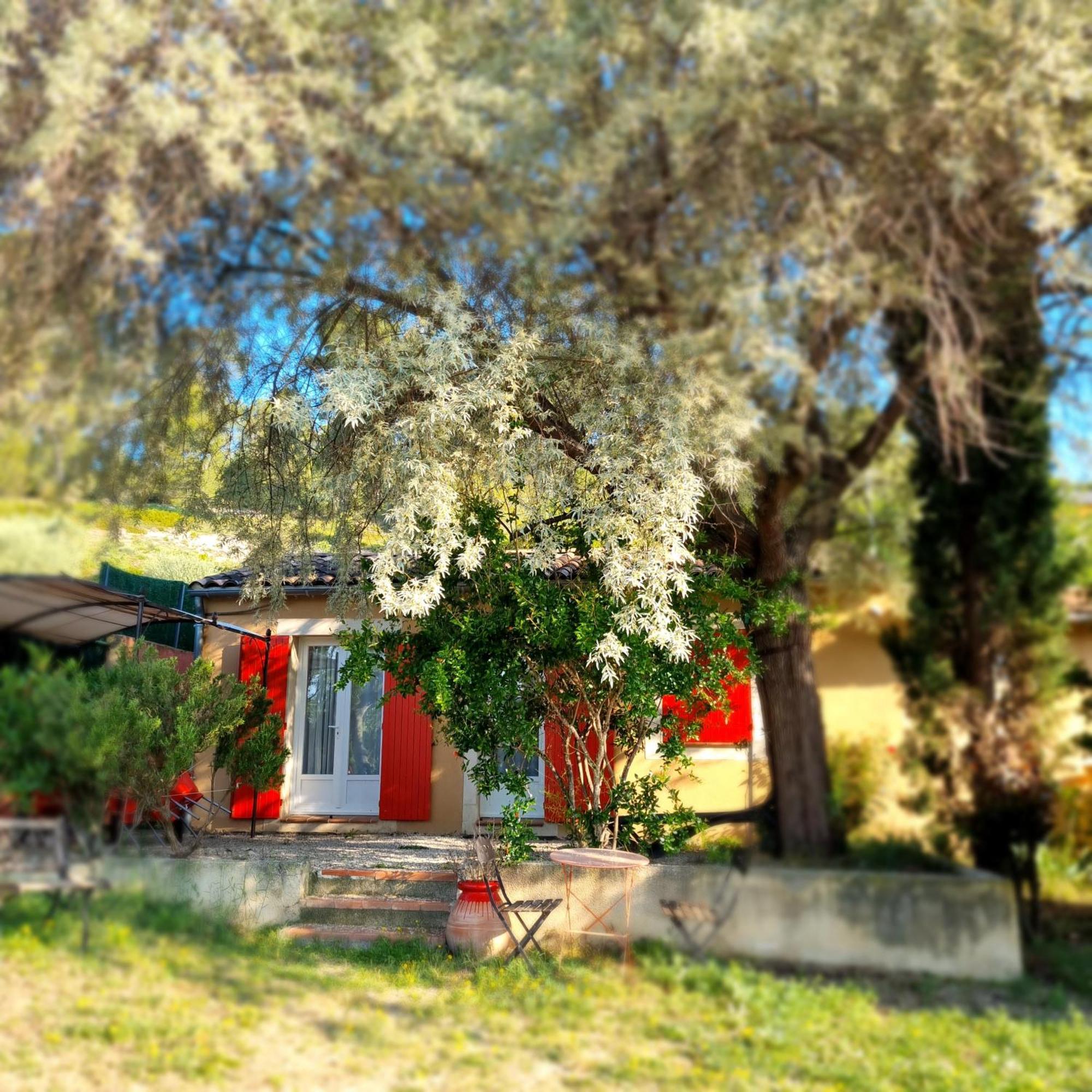 L'Oustaou Du Luberon Et Spa Villelaure Luaran gambar