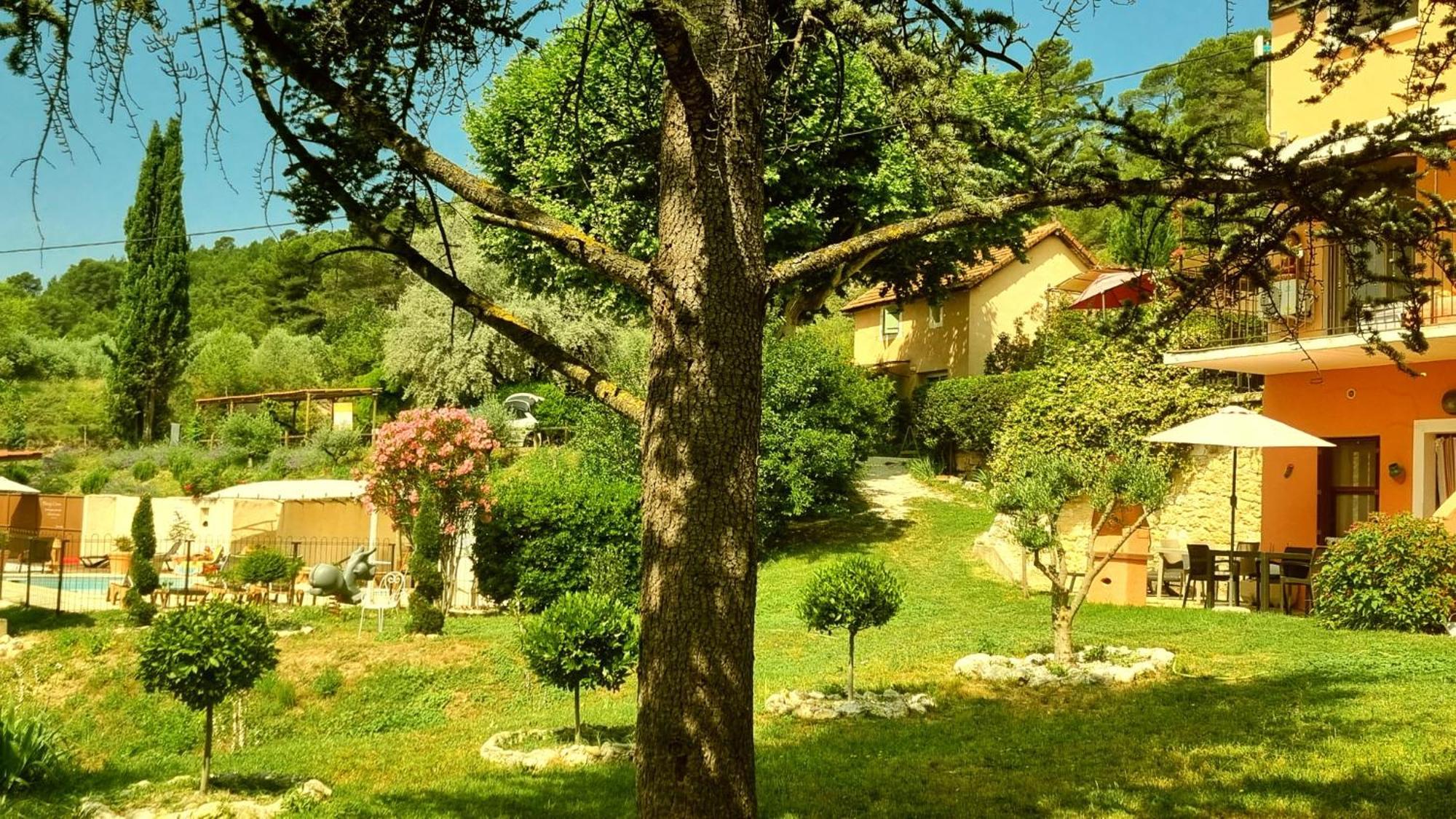 L'Oustaou Du Luberon Et Spa Villelaure Luaran gambar