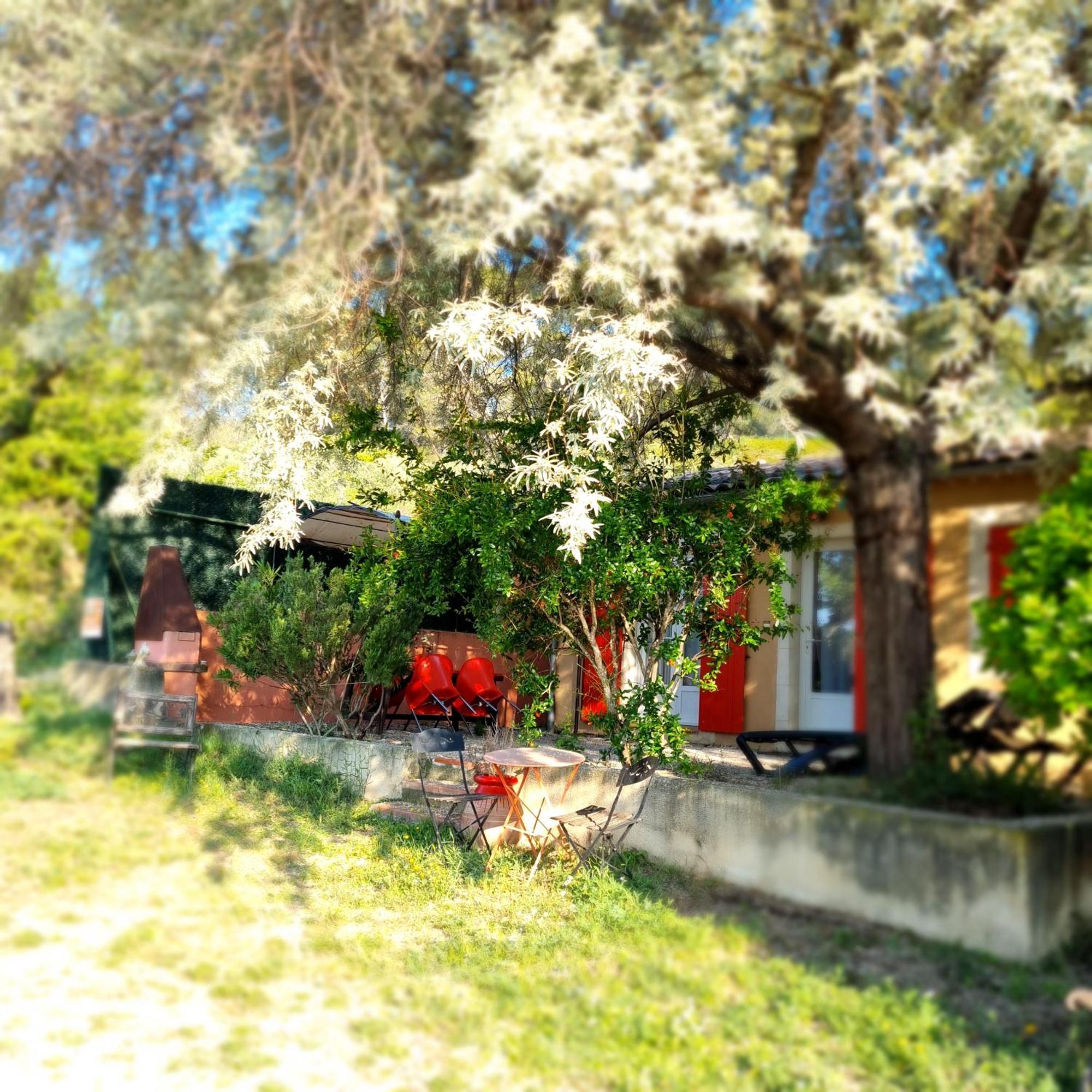 L'Oustaou Du Luberon Et Spa Villelaure Luaran gambar