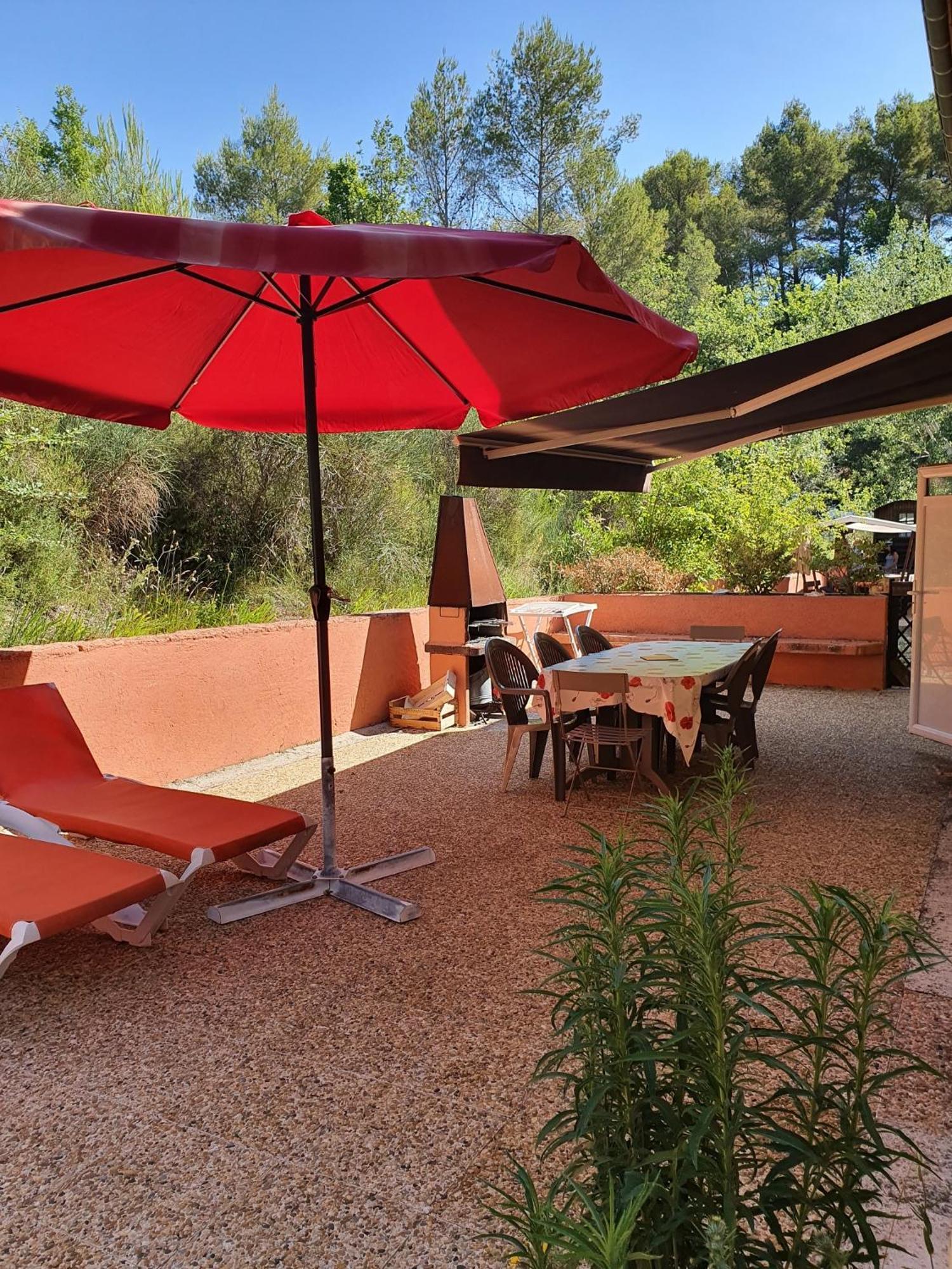 L'Oustaou Du Luberon Et Spa Villelaure Luaran gambar
