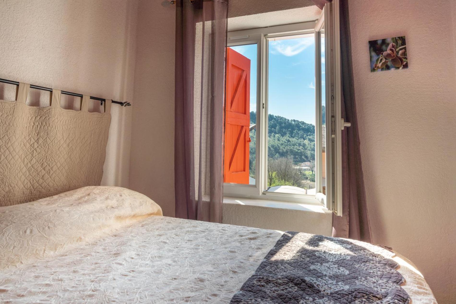 L'Oustaou Du Luberon Et Spa Villelaure Luaran gambar