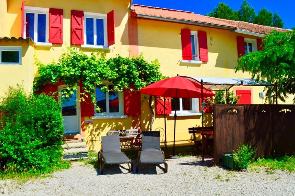 L'Oustaou Du Luberon Et Spa Villelaure Luaran gambar