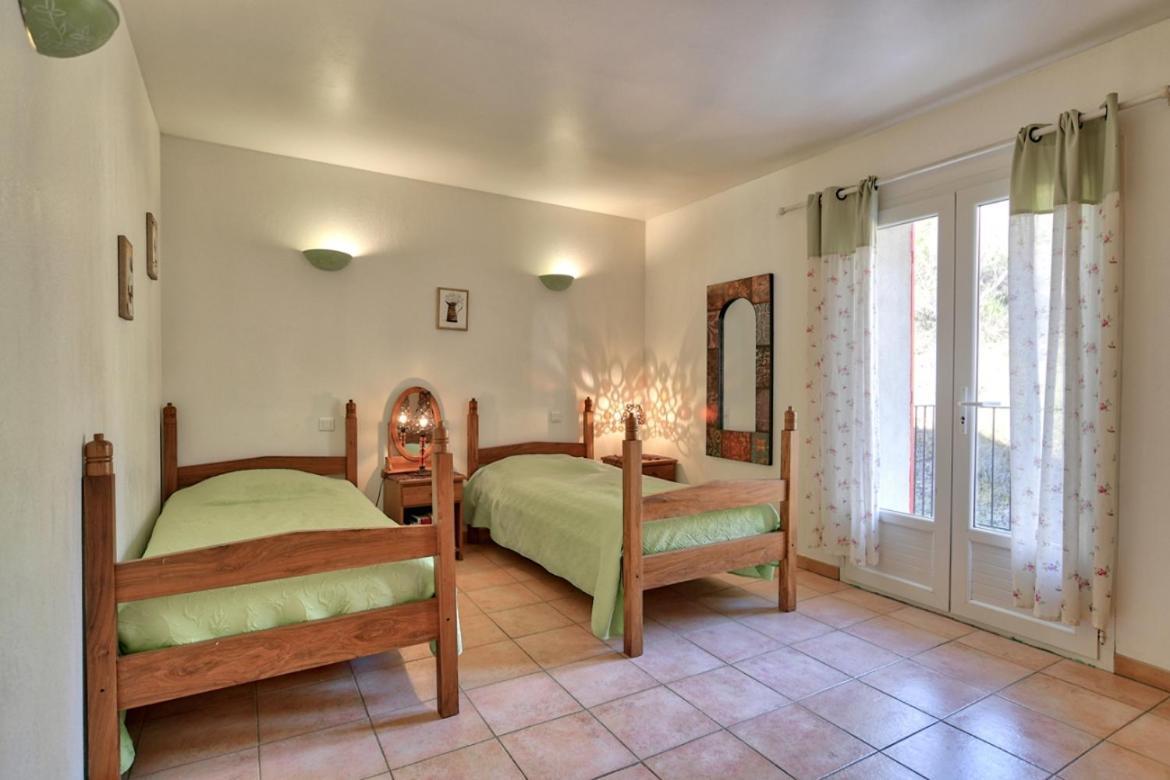 L'Oustaou Du Luberon Et Spa Villelaure Luaran gambar