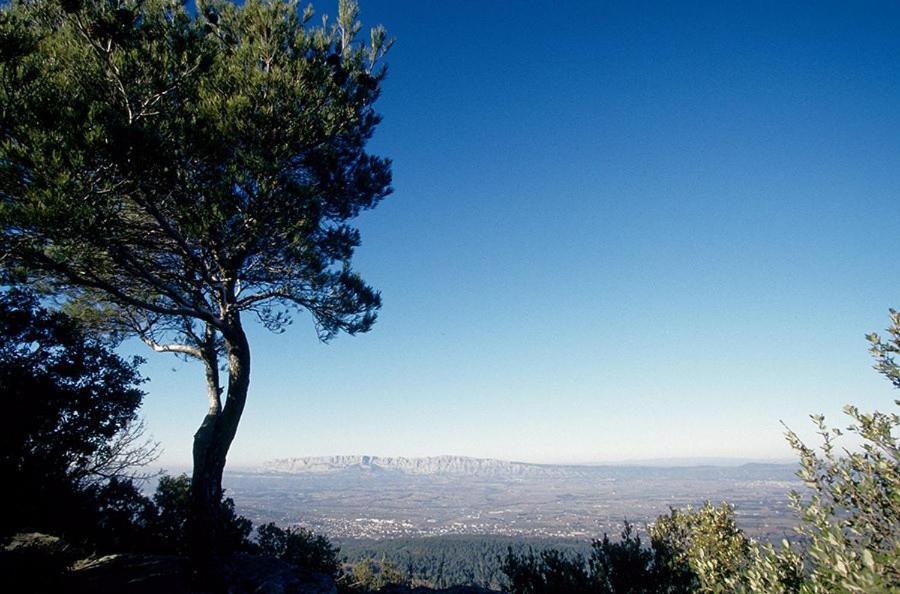 L'Oustaou Du Luberon Et Spa Villelaure Luaran gambar